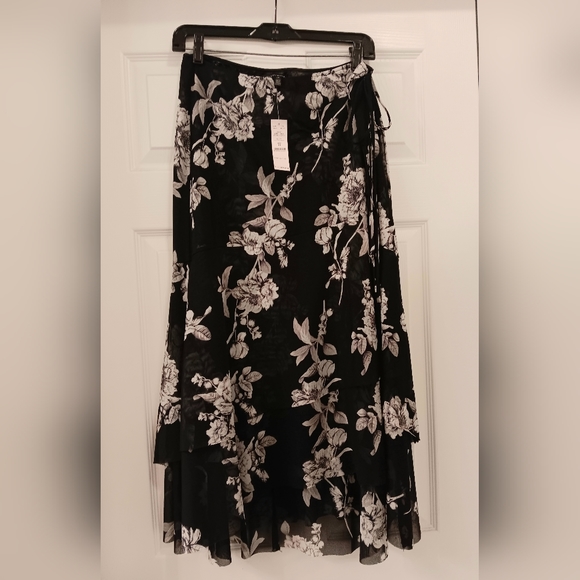 White House Black Market Dresses & Skirts - NWT White House Black Market Mesh Midi Wrap Skirt, Size 10, black & white floral